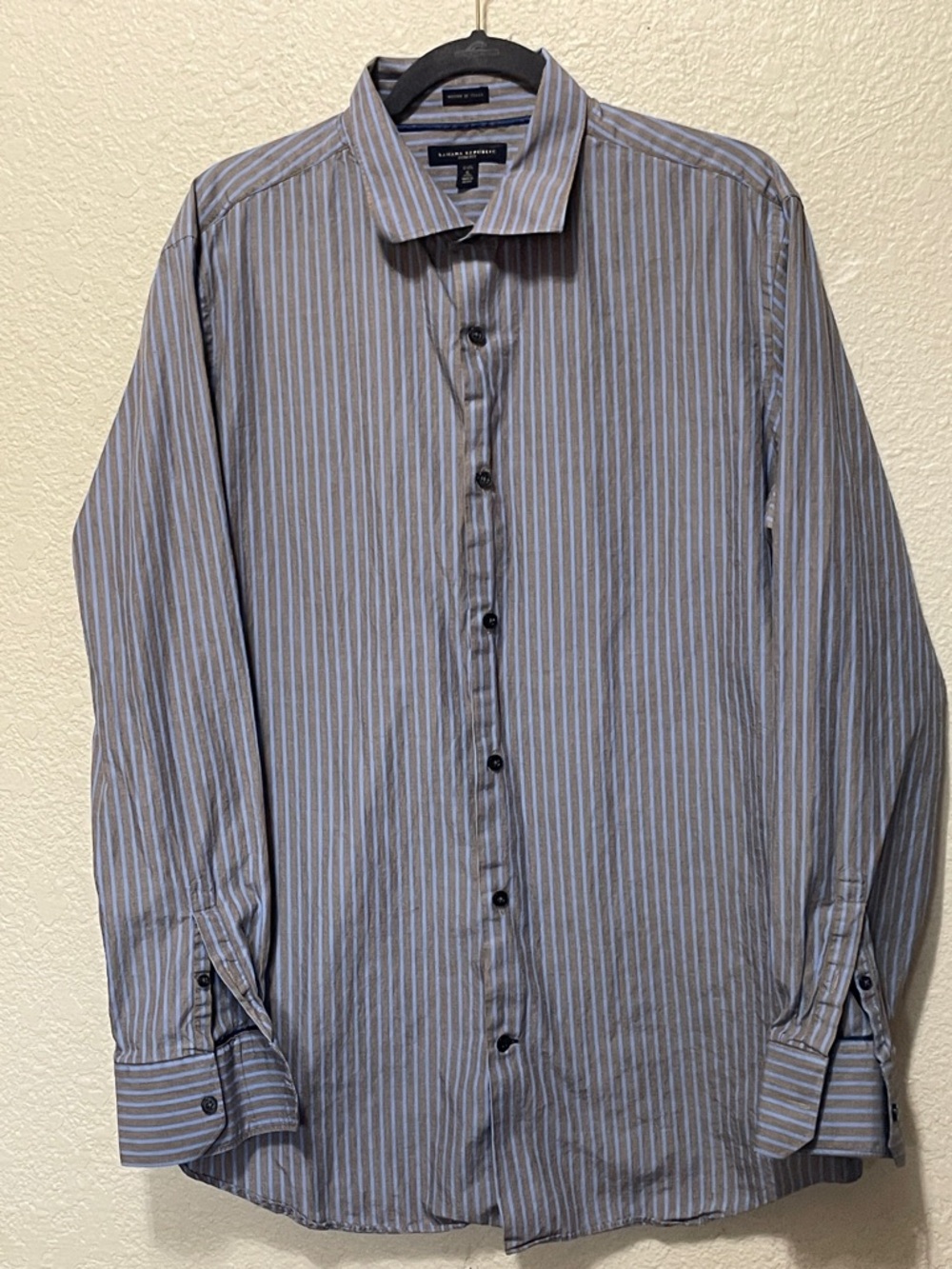 Banana Republic Men's Gray And Blue Striped Shirt. Very Good Coby. Size XL.